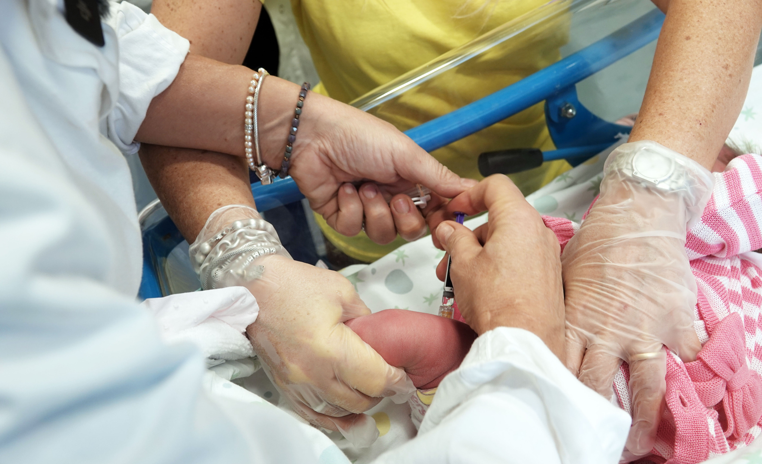 Galleria Virus respiratorio sinciziale, avviata oggi al Policlinico di Bari la campagna di immunizzazione in Puglia - Diapositiva 3 di 11