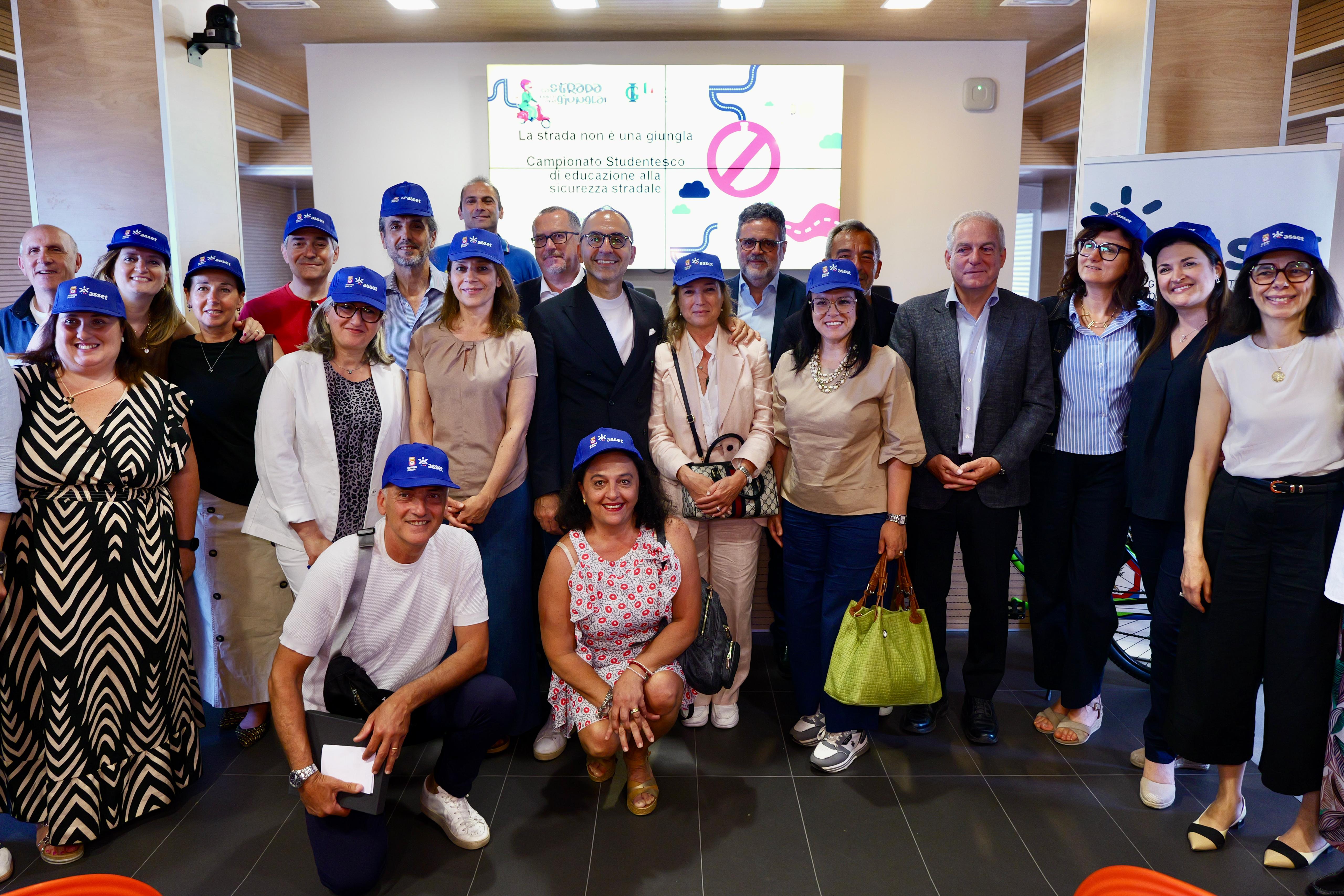 Galleria Sicurezza stradale, “La strada non è una giungla”: premiati in Regione gli studenti vincitori - Diapositiva 7 di 11