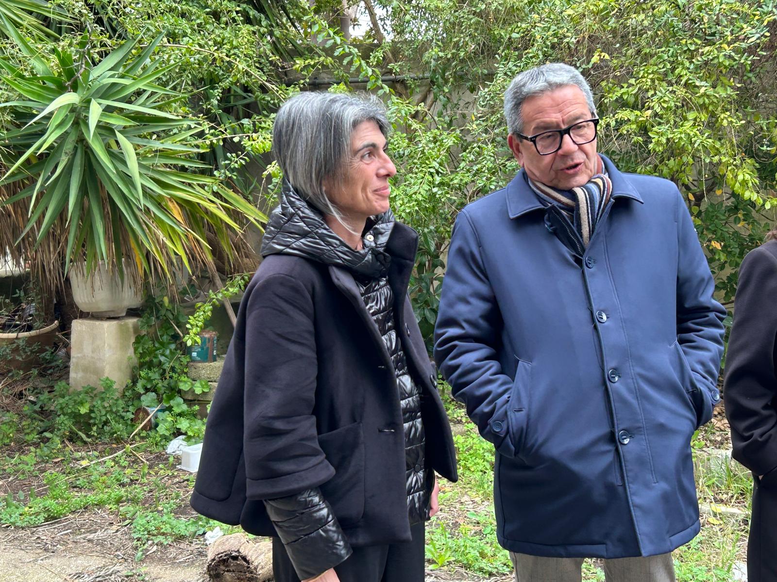 Galleria Immobile per lavoratori migranti incendiato a Brindisi, sopralluogo dell’assessora Miglietta: “Massima attenzione della Regione per l’attuazione del progetto. Presto un protocollo d’intesa con la Procura per rafforzare il contrasto al caporalato” - Diapositiva 1 di 2