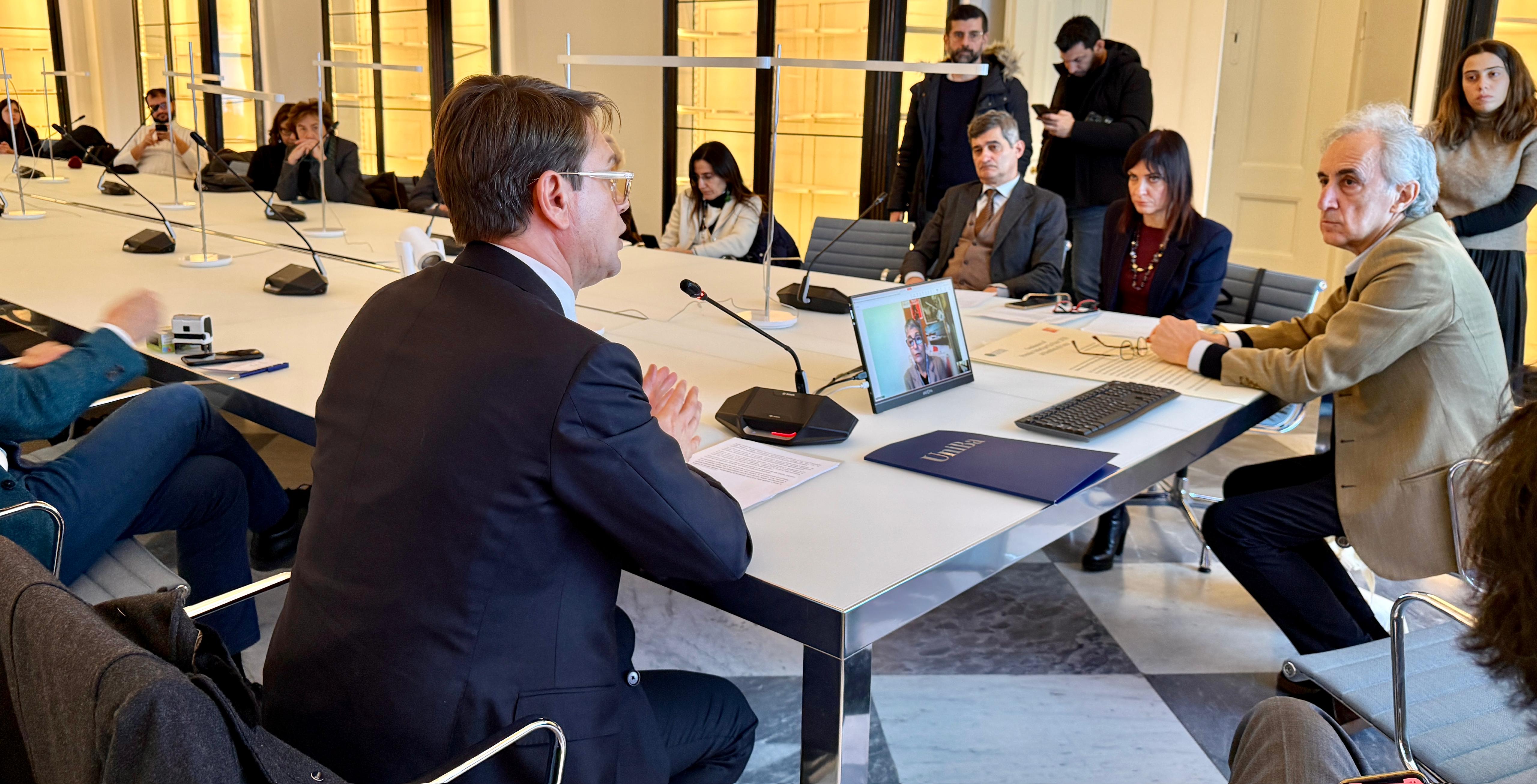 Galleria Premio Nobel per la Pace ai bambini di Gaza, la Regione Puglia supporta la candidatura.  L’assessore Casili: ”Iniziativa simbolica per continuare a denunciare violenze e garantire diritto all’infanzia” - Diapositiva 3 di 4